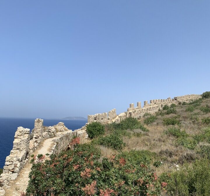 Hike Old Castle Navarino